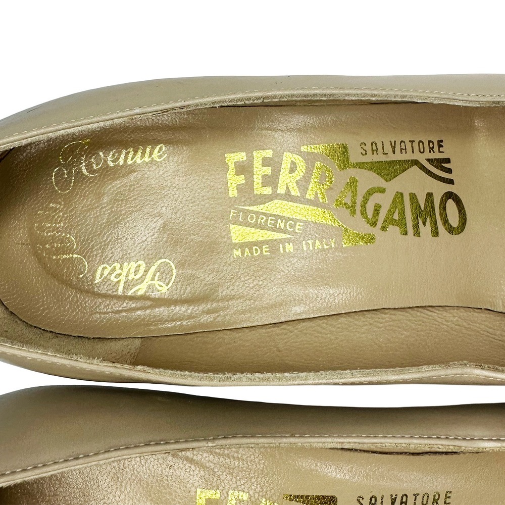 SALVATORE FERRAGAMO Vintage Classic Pumps • 5.5 • nude, beige • Quiet Luxury - Picture 10 of 12